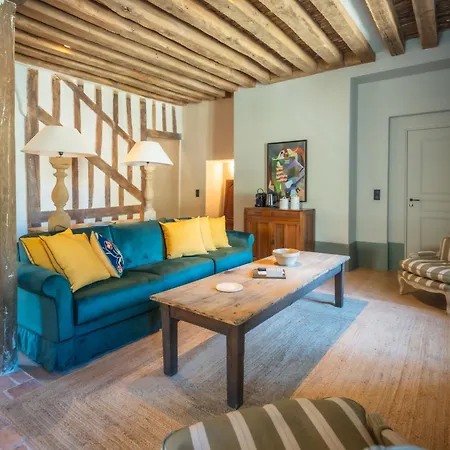 Feriehus Le Domaine De Richebourg - Pierres D'histoire